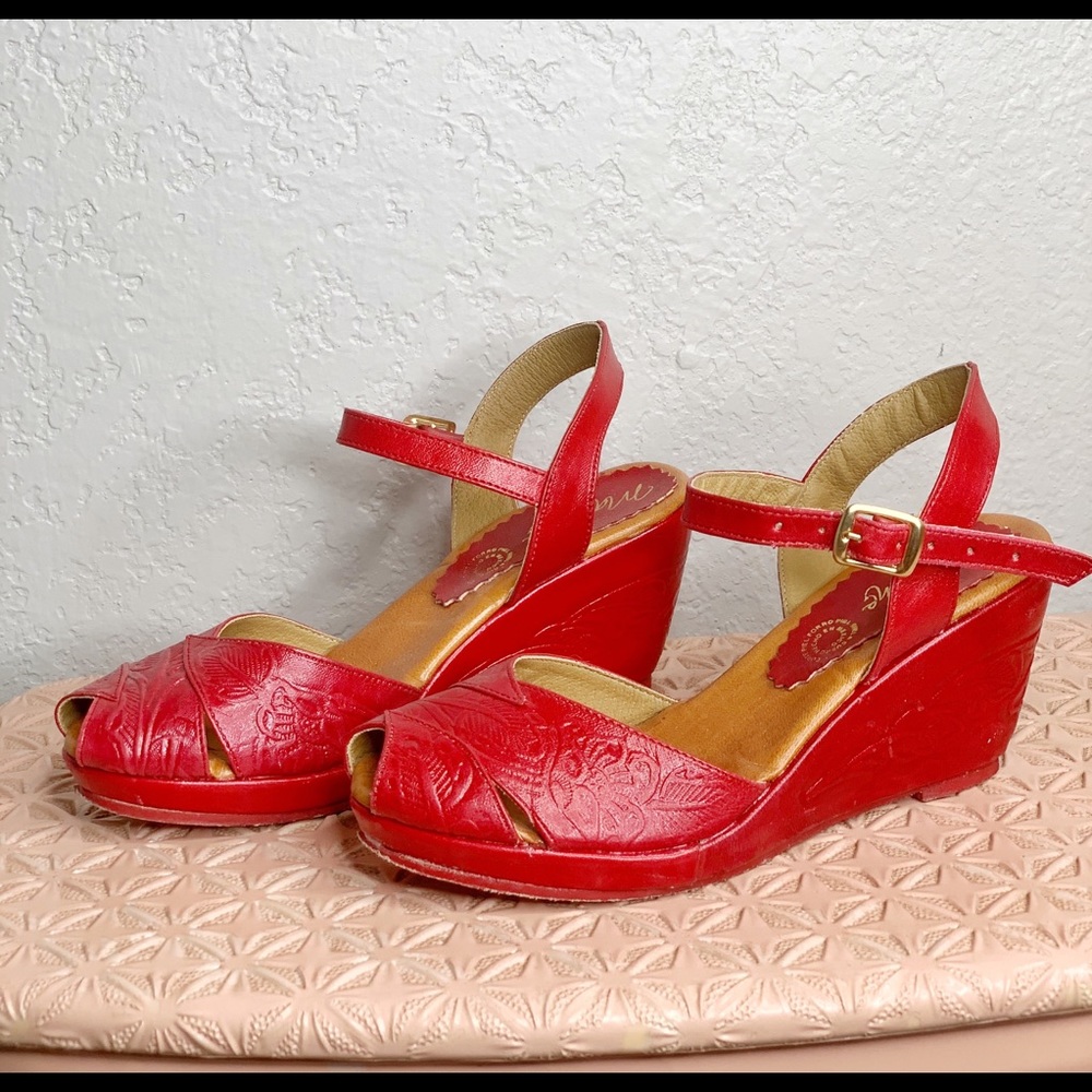 1940’s style genuine tooled leather wedges